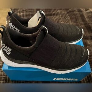 Hoka Hupana Slip Women’s Size 8.5. BNIB. Black and white